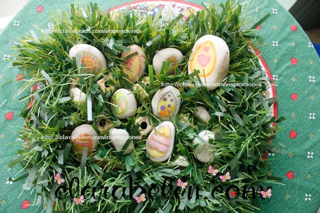 Huevos de Pascua con piedras pintadas para niños