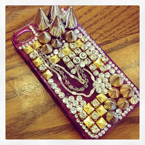 My amazing phone cover from #fibourkefashion #phonecover #iphone #studs #spikes #diamonds #chains #thesequincinderella #fashion #style #fashionblog #blingbling #bling #fibourkephonecovers