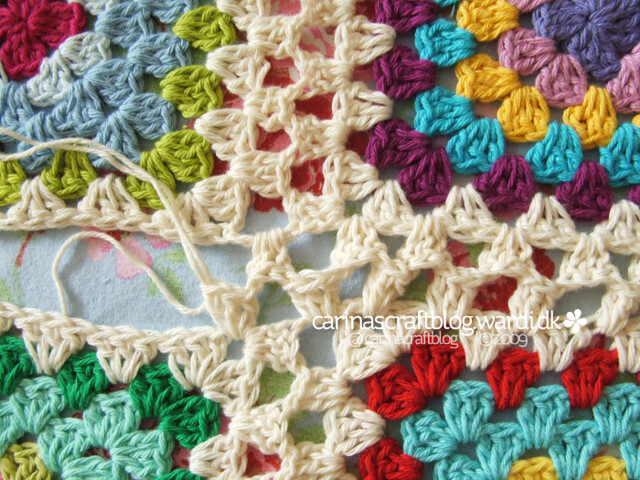Crochet tutorial: joining granny squares 16