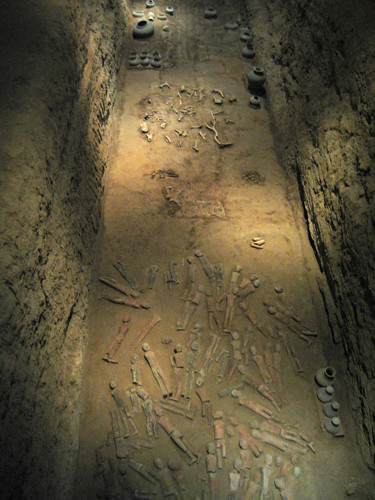 IMG_5916_m - Earthware ''sacrifices'' in Emperor Jing's Tomb, Han Dynasty, Xianyang, China, 2007