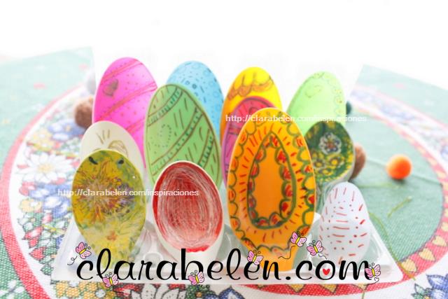 Hacer huevos de Pascua con los niños utilizando cucharas