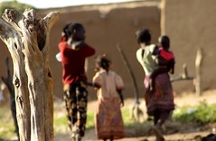 (Un village particulièrement par la crise alimentaire de 2012, dans la commune de Wompou. Crédit photo : MLK / Noor Info)