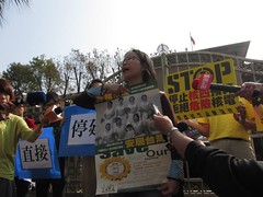 為了孩子安全的未來，人本基金會副執行長謝淑美在記者會大聲疾呼廢核。（圖片來源：綠色公民行動聯盟臉書粉絲頁）