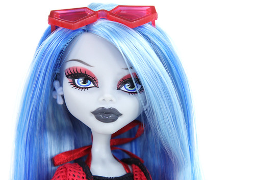 Ghoulia Close Up by DollsinDystopia