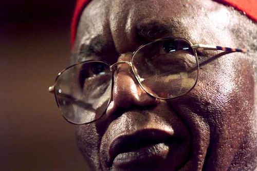 File-photo-of-Achebe-addressing-the-Steve-Biko-memorial-ceremony-in-Cape-Town