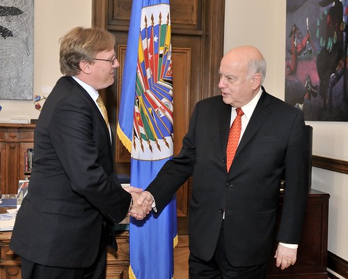 OAS Secretary General Receives Minister of Finance of The Bahamas
