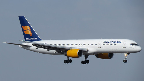 TF-IST Icelandair Boeing 757