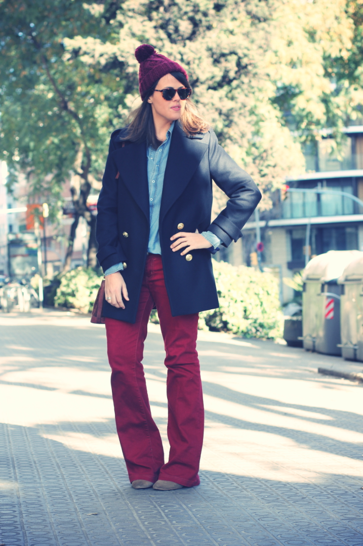 Look burgundy pants and blue coat - Monicositas