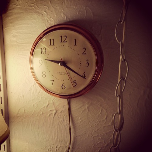 This clock is my new favorite. Scored it at an antique store in Montrose for $5. I love the sound electric clocks make.