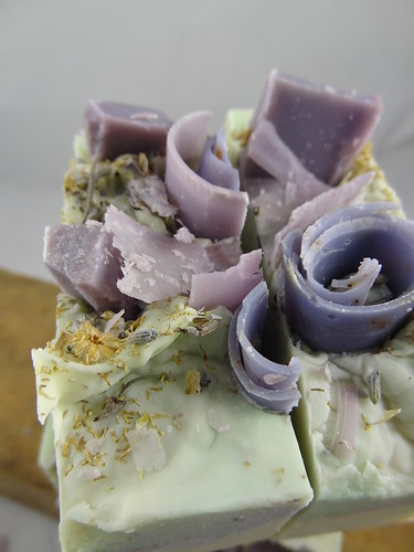 Lavender Chamomile Soap - The Daily Scrub (11)