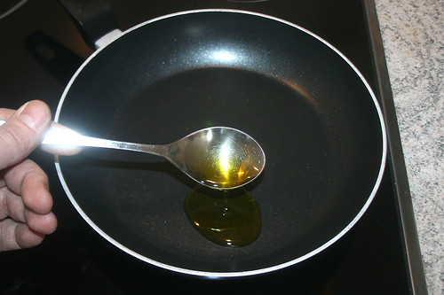 12 - Öl erhitzen / Heat up oil