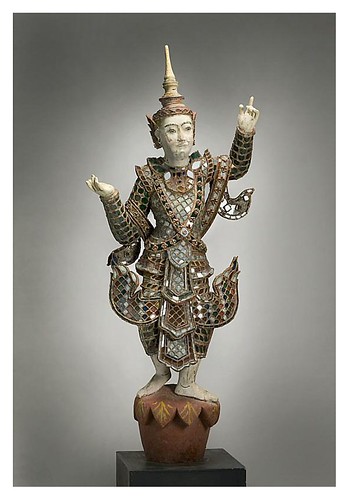 008- Figura masculina coronada en un paso de baile-1850-1925- Birmania