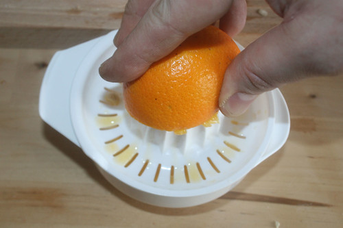 45 - Orange auspressen / Squeeze orange