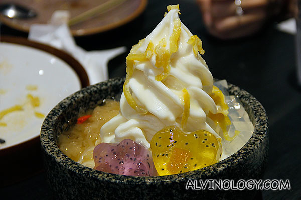 Yuzu Kakigori (S$9) - Imported japanese yuzu sauce on crushed ice, kanten jelly, konnyaku jelly, wolfberries and white fungus topped with Hokkaido red bean and vanilla soft serve