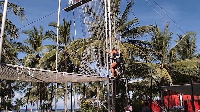 Club Med Bali - flying trapeze - rebecca saw