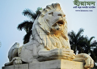 Statue_of_lion_outside_Victoria_Memorial