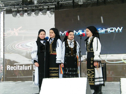 Les chanteuses Cîntăreţele lui Liviu by martamaghiar
