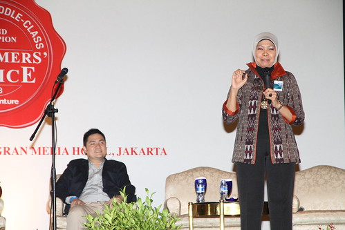 Indonesia Middle-Class Brand Forum 2013-Corina Leyla Karnalies