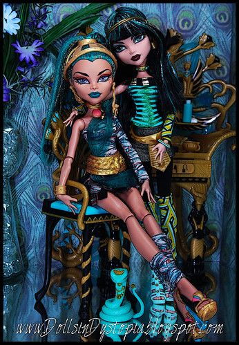 Sisters of the Nile by DollsinDystopia