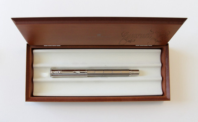 Graf von Faber Castell Classic Edition Anello Titanium  18K Fountain Pen 