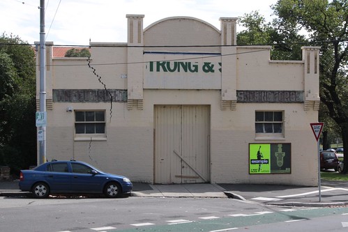 Massive crack in the facade of 243-251 Flemington Road, North Melbourne