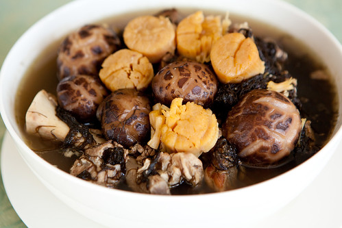 Fat choy (髮菜), dried scallops, dried oysters, dried shiitake mushroom soup