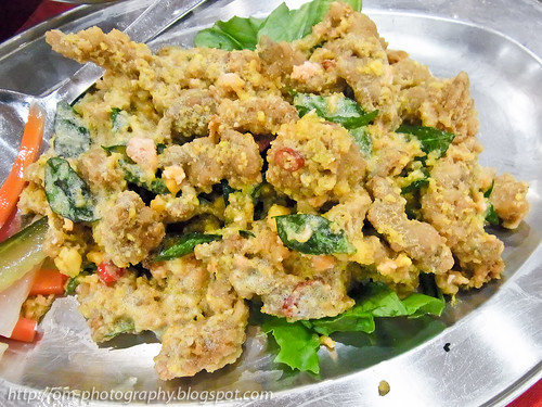 deep fried mantis shrimps coated with egg yolk R0021492 copy