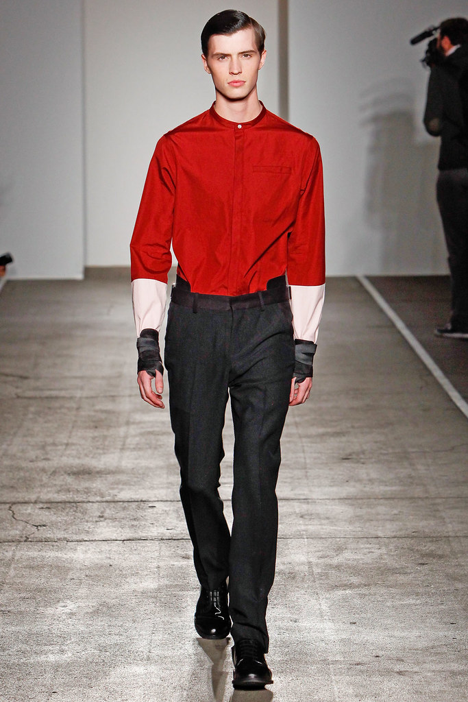 Taylor Cowan3010_FW12 NY Tim Coppens(VOGUE)