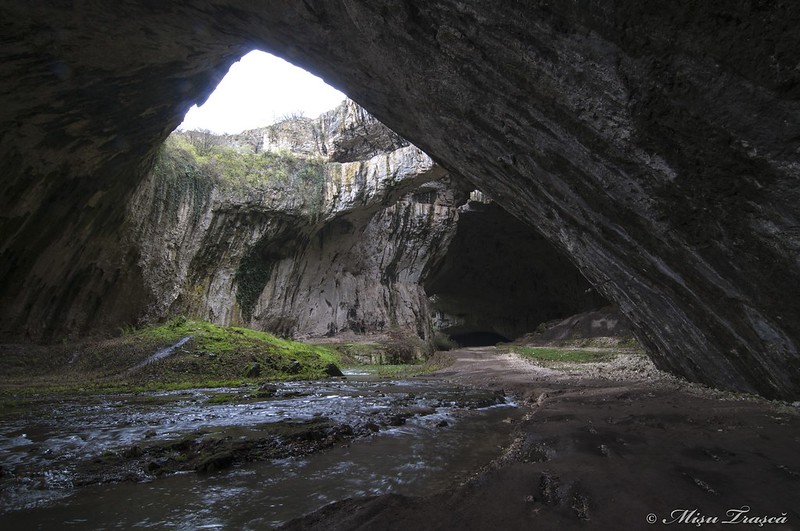 Peștera Devetaska