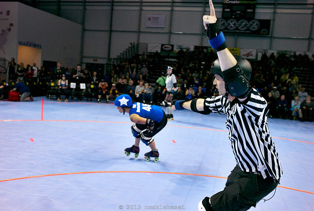 Uncle Maim points at the lead jammer.  He's not the lead jammer himself.