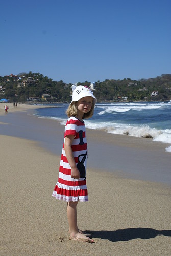 Zoe keek naar het strand en zag dat het goed was!