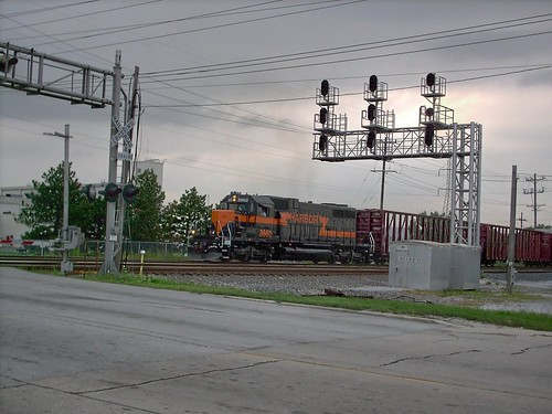 Southbound Indiana Harbor Belt Railroad transfer train approaching the West 71st Street railroad crossing. (Gone)  Bridgeview Illinois.  August 2007. by Eddie from Chicago