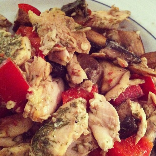Salmon with mushrooms and red pepper