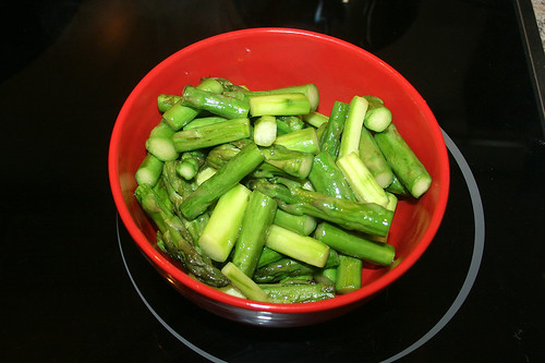 18 - Spargel bei Seite stellen / Put asparagus aside
