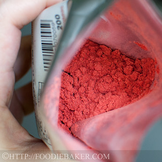 Dried strawberry powder