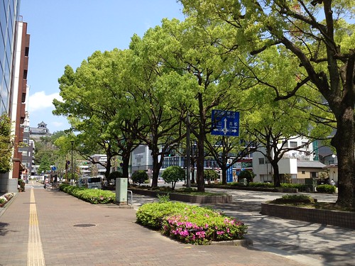 抜群にいい天気、週末の高知市 by haruhiko_iyota 