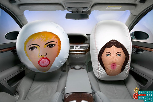airbag con la cara de una muñeca hinchable