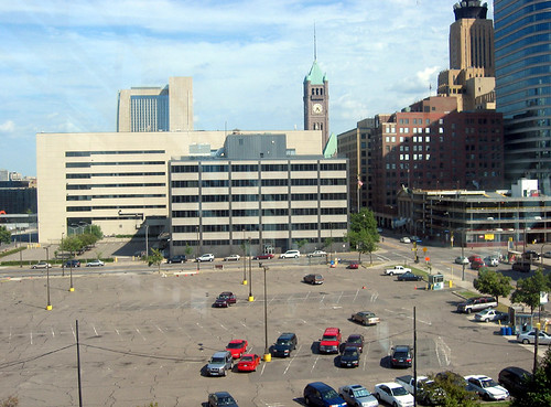 parking lot, Minneapolis (by: Zachary Korb, creative commons)