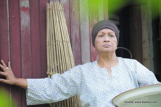 Fauziah Nawi...antara watak utama dalam Alamak Bakar