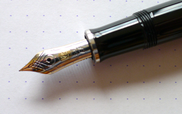 Wing Sung #9133 Opaque Matte Black Lightweight Fountain Pen F Nib Chrome Trim UK 