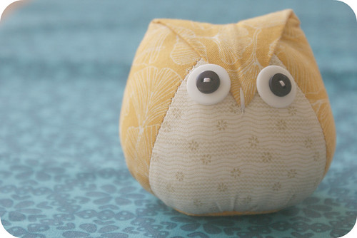 my owl pincushion.