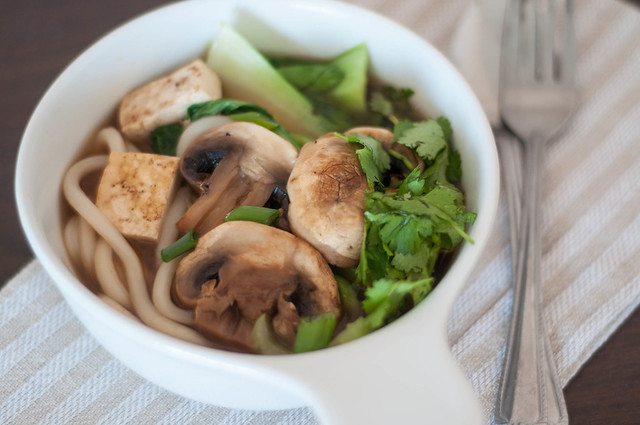 udon noodles with tofu and mushrooms