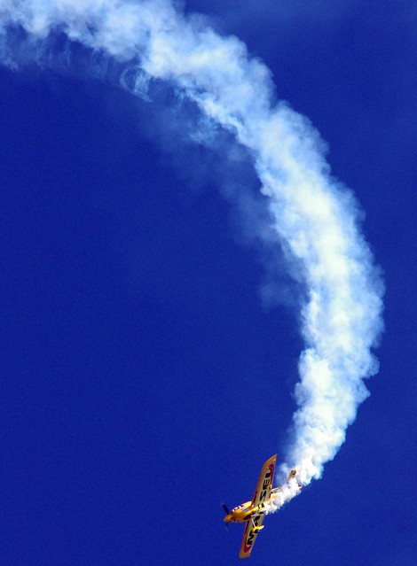 "Loop the Loop" Matt Hall Racing - Wings Over Illawarra airshow
