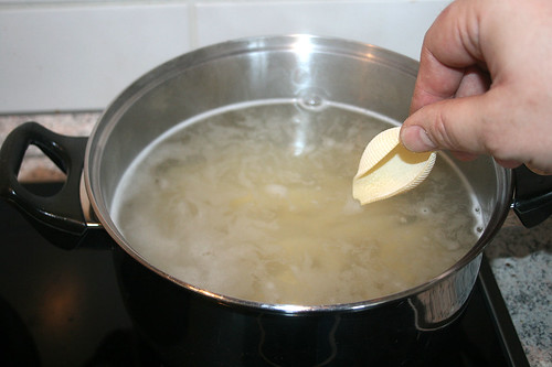 42 - Nudeln kochen / Cook noodles
