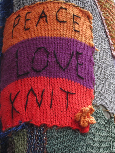 139/365: Knitterly Love by jchants