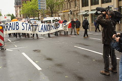 Demo 2013 gegen Lebensmittel-spekulation, "Land-Grabbing" und Rüstungsfinanzierung