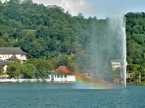 Kandy Lake Fountain