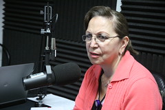 Nancy Monteros. En el Programa de radio " Voces en Acción "