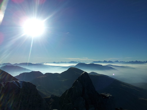 Blick vom Gipfel des Ifinger (2.581 m) Richtung Südosten in die Dolomiten