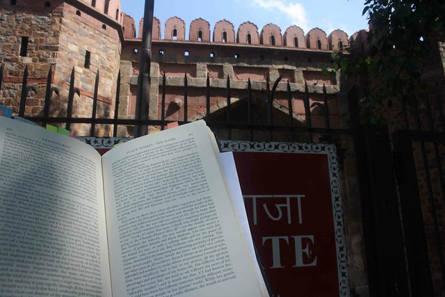 City Reading – The Delhi Proustians XXVI, Dilli Gate